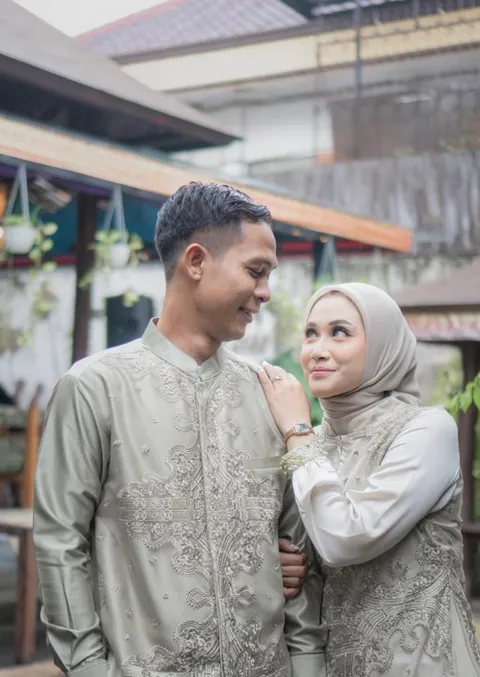 Foto sampul undangan Ari & Destry