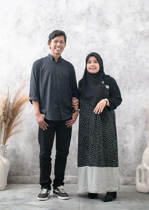 Foto sampul undangan Meli & Dimas