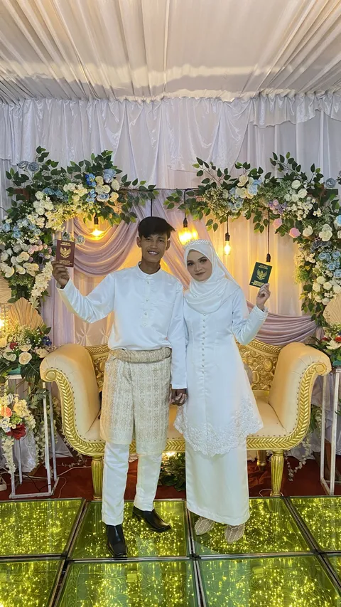 Foto sampul undangan Feby & Izul