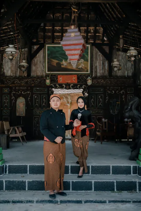 Foto sampul undangan Liyana & Dwi