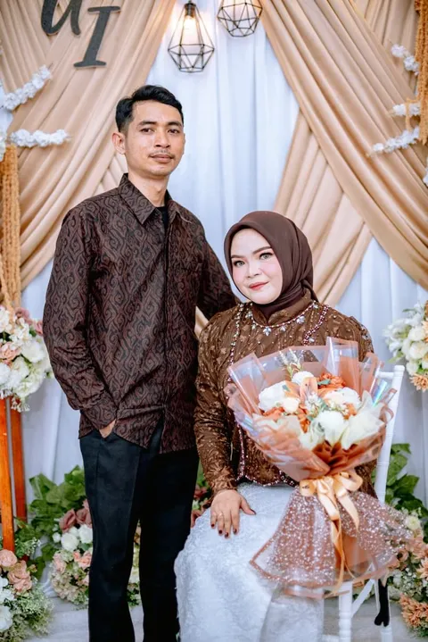 Foto sampul undangan Uni & Indra