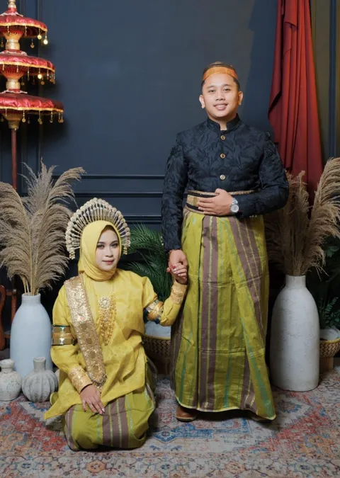Foto sampul undangan Wahyu & Ainun
