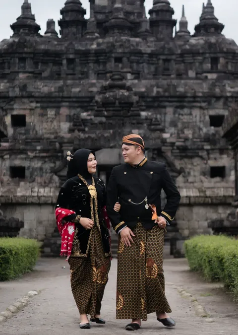 Foto sampul undangan Iman & Iis