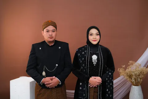 Foto sampul undangan Fery & Riska
