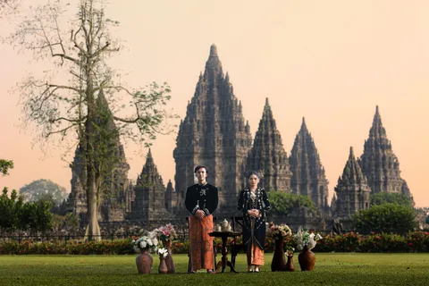 Foto sampul undangan Aulia & Arie