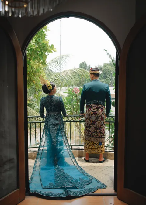 Foto sampul undangan Putuwidya & Dola