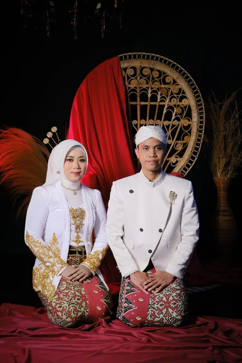 Foto sampul undangan Cholis & Ita