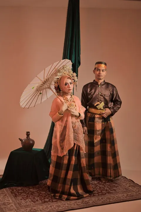 Foto sampul undangan Titan & Salwa