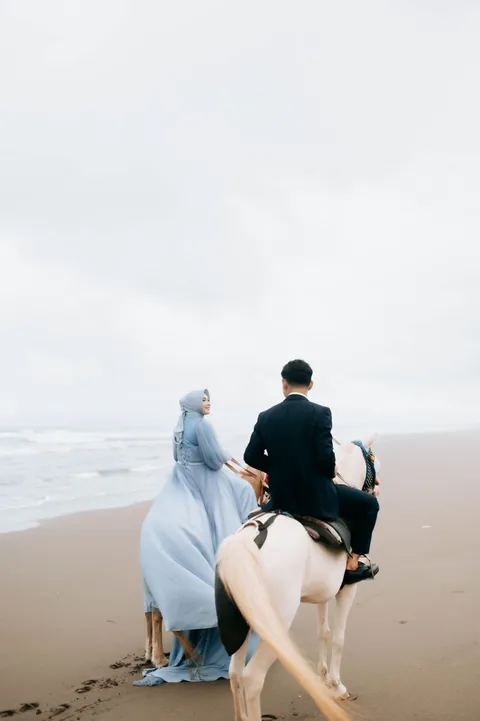 Foto sampul undangan Tari & Rizki