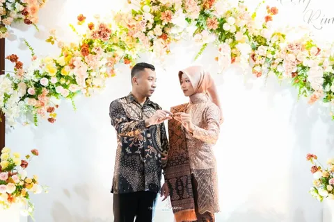 Foto sampul undangan Rimo & Esty