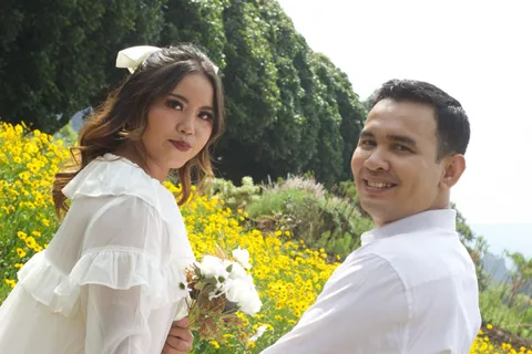 Foto sampul undangan Ruth & August