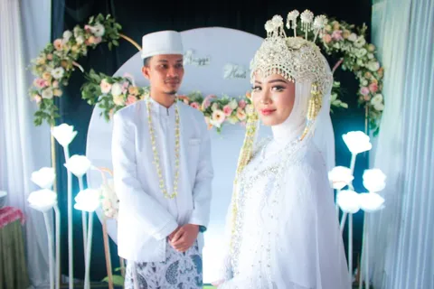 Foto sampul undangan Anggi & Hadi