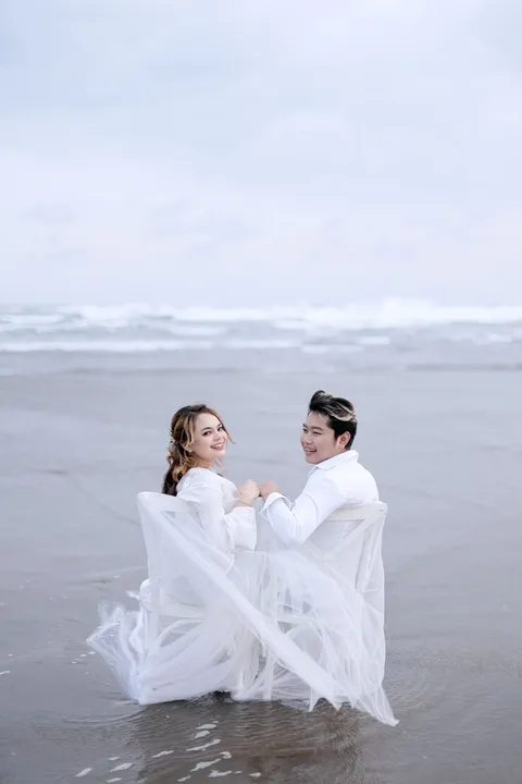 Foto sampul undangan Iqbal & Ayumi