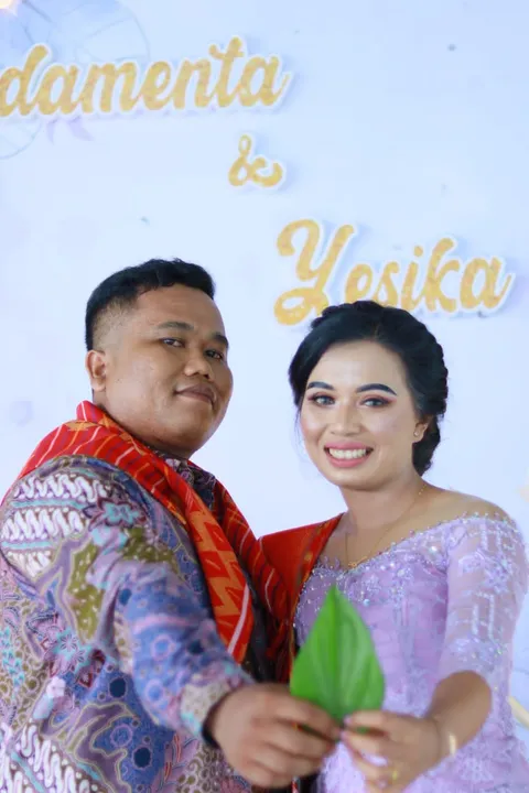 Foto sampul undangan Yesika Br Perangin-Angin & Perdamenta Barus
