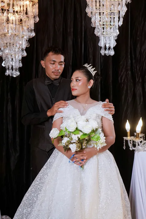 Foto sampul undangan Marlon & Linda
