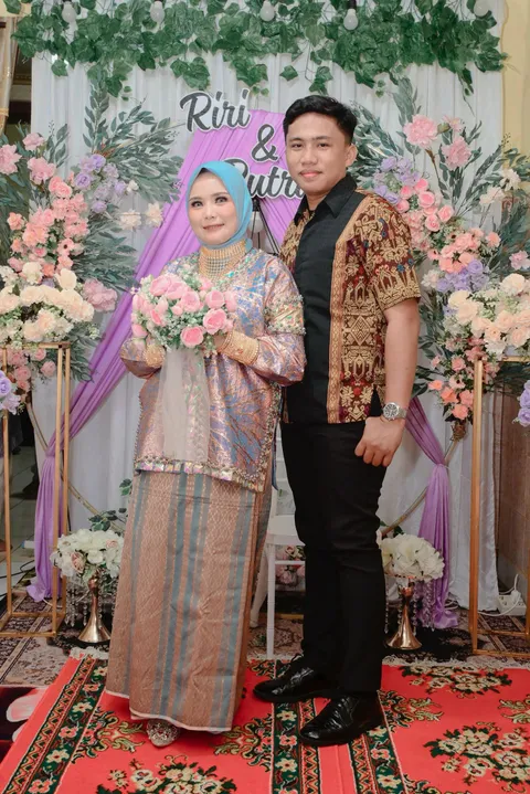 Foto sampul undangan Putra & Riri