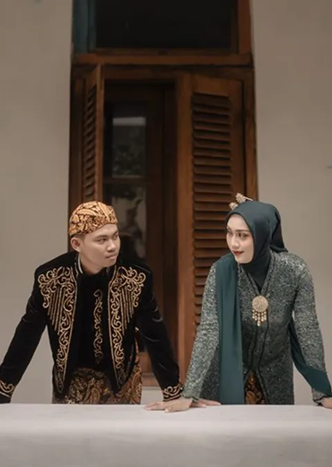 Foto sampul undangan Retno & Andre