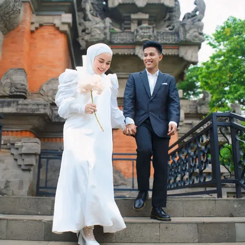 Foto sampul undangan Desni & Dede