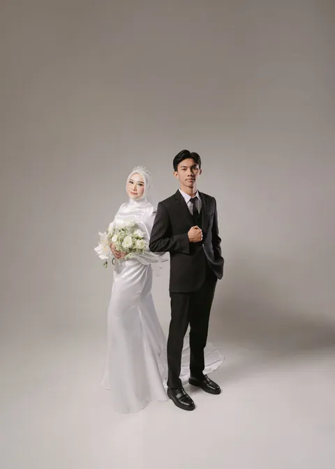 Foto sampul undangan Eno & Dhea