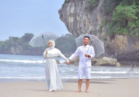 Foto sampul undangan Roni & Noki