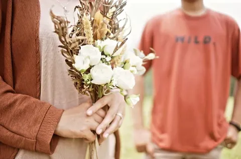 Foto sampul undangan Humaidi & Yuni