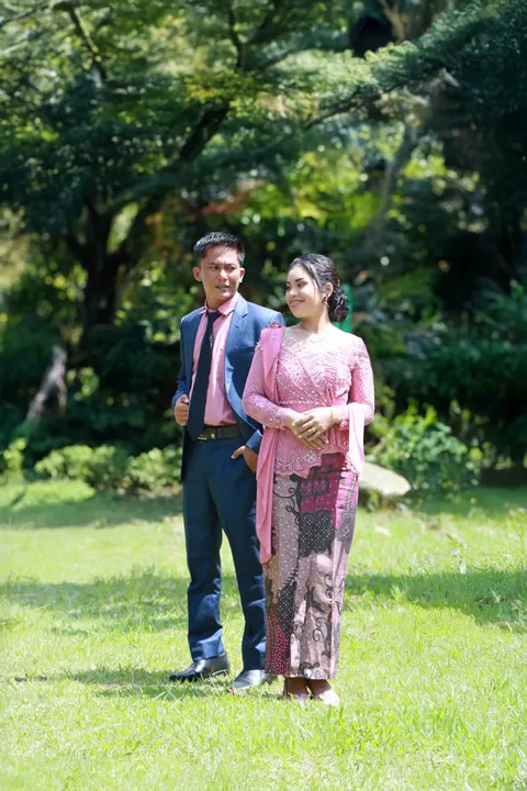 Foto sampul undangan Hesty & Boy