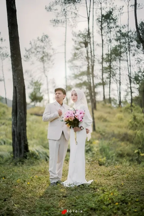 Foto sampul undangan Izhak & Sukma