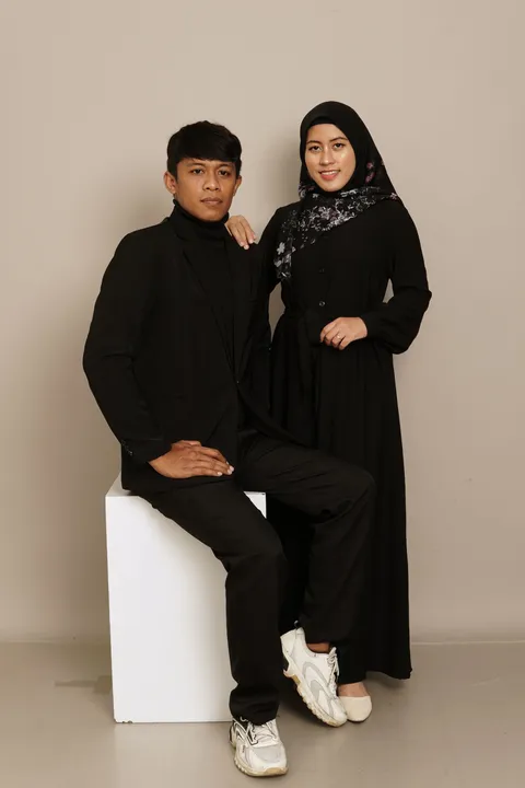 Foto sampul undangan Vanessa & Khoiron