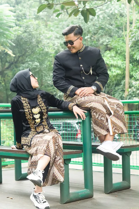 Foto sampul undangan Taufik & Resfi