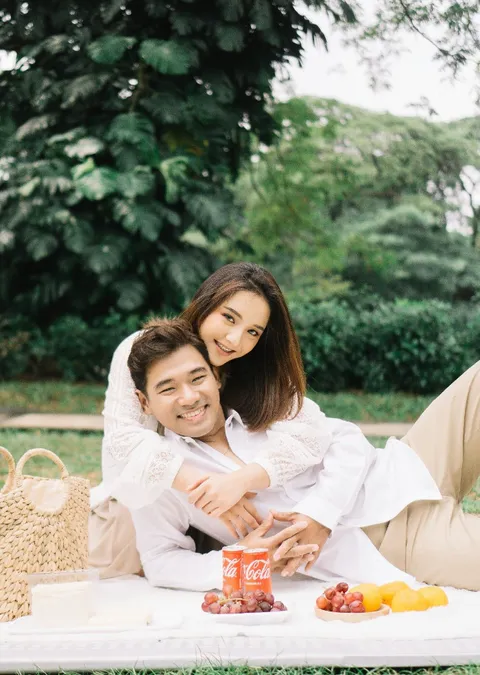 Foto sampul undangan Agnes & Tommy