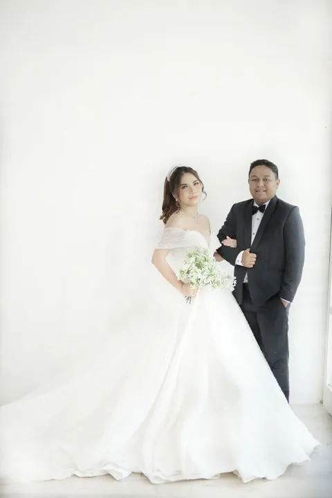 Foto sampul undangan Intan & Rivon