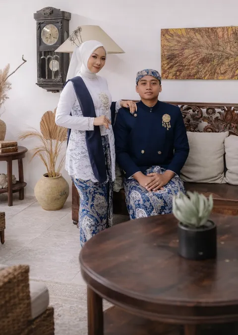 Foto sampul undangan Maudy & Tibon