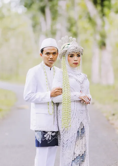 Foto sampul undangan Linawati & Sayadi