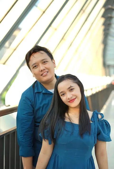 Foto sampul undangan Fauzi & Theresia
