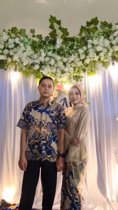 Foto sampul undangan April & Indra