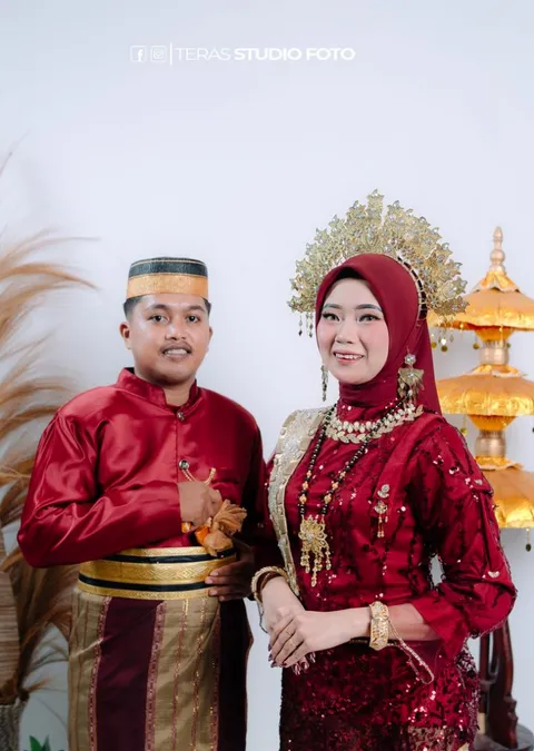 Foto sampul undangan Wahyu & Risna