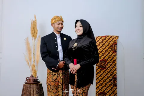 Foto sampul undangan Evita & Gusmaksum