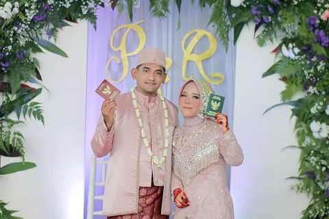 Foto sampul undangan Putri & Rendy
