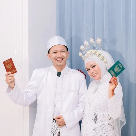 Foto sampul undangan Nur & Budi