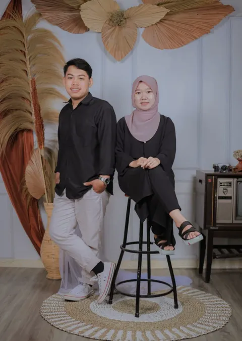 Foto sampul undangan Dwik & Yuni