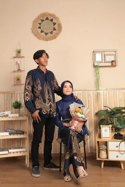 Foto sampul undangan Opik & Estri