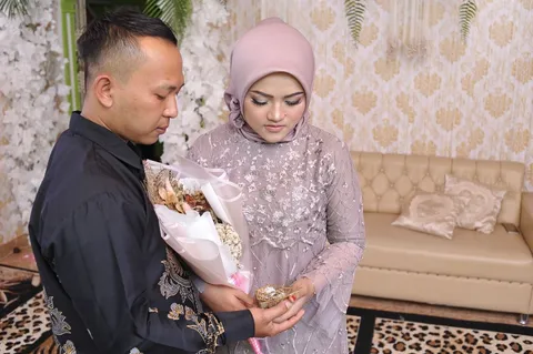 Foto sampul undangan Supri & Agnia