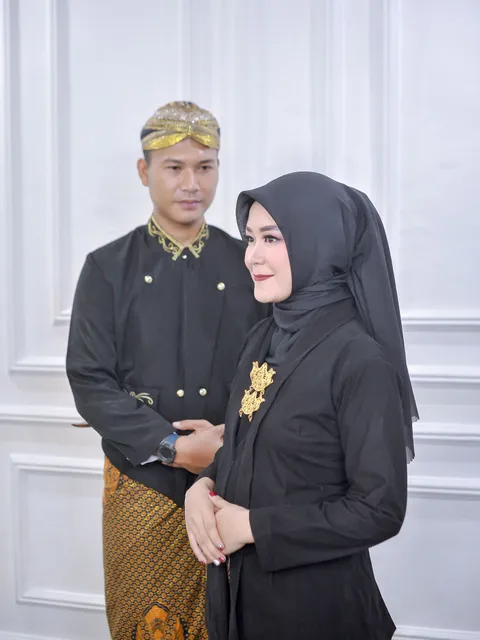 Foto sampul undangan Mayranda & Bella