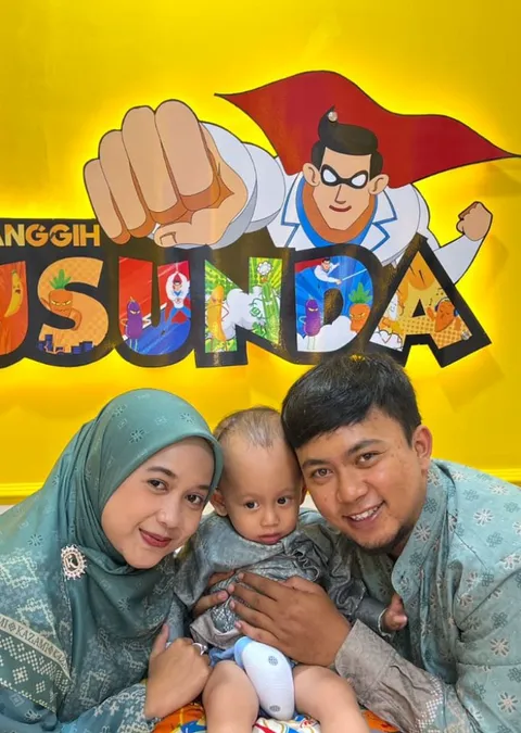 Foto sampul undangan Khitanan Radeva