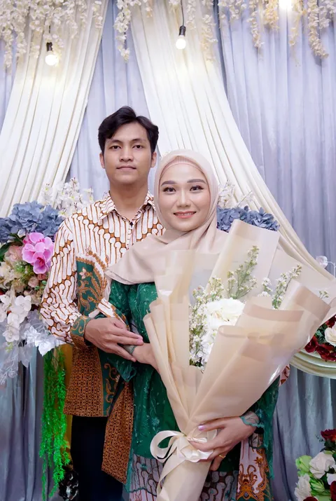 Foto sampul undangan Dyny & Ewa