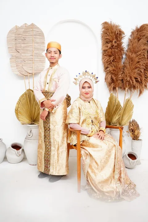 Foto sampul undangan Mella & Rendy