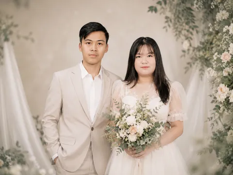 Foto sampul undangan Monica & Dimas