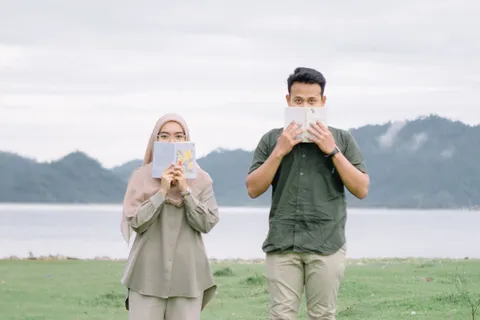 Foto sampul undangan Aji & Iky