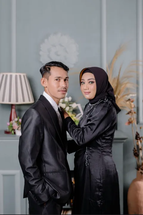 Foto sampul undangan Ari & Ani