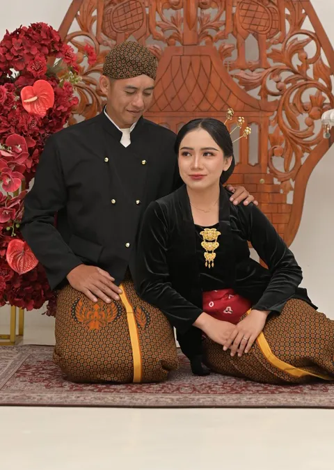 Foto sampul undangan Yohanes & Immanuela